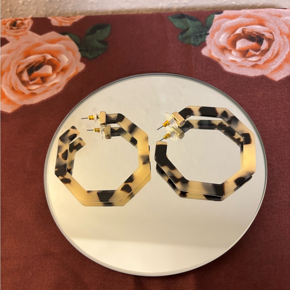 Tortoise Shell Hexagon Hoop Earrings